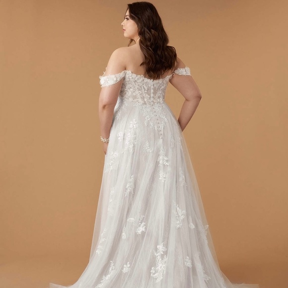 Azazie Florentina Wedding Gown - Picture 1 of 3